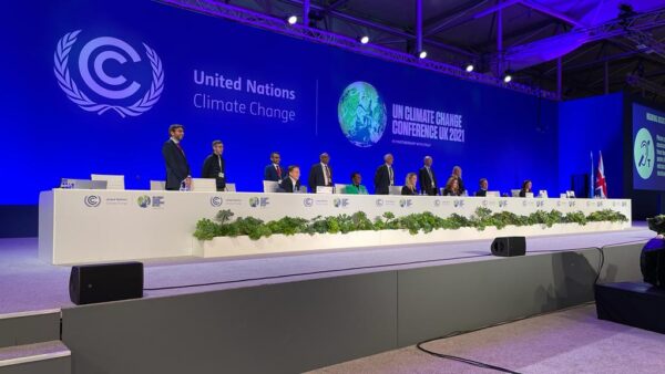 Permalink to Landmark commitment at COP26: Countries, subnational governments, vehicle manufacturers and fleets target 100% zero-emission new truck and bus sales by 2040